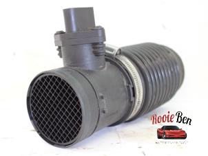 Gebruikte Luchtmassameter Porsche Cayenne (9PA) 4.5 S V8 32V Prijs € 40,00 Margeregeling aangeboden door Rooie Ben autodemontage