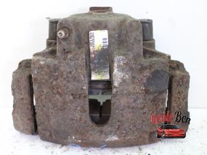 Gebruikte Remklauw (Tang) rechts-voor Chrysler Sebring (JR) 2.0 16V Prijs € 35,00 Margeregeling aangeboden door Rooie Ben autodemontage