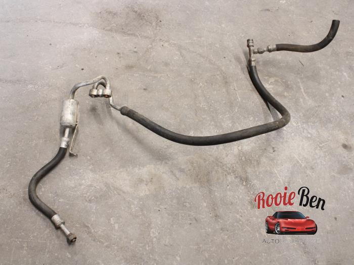 Airco Leiding van een Chevrolet Suburban 4.1 2BBL. 1977