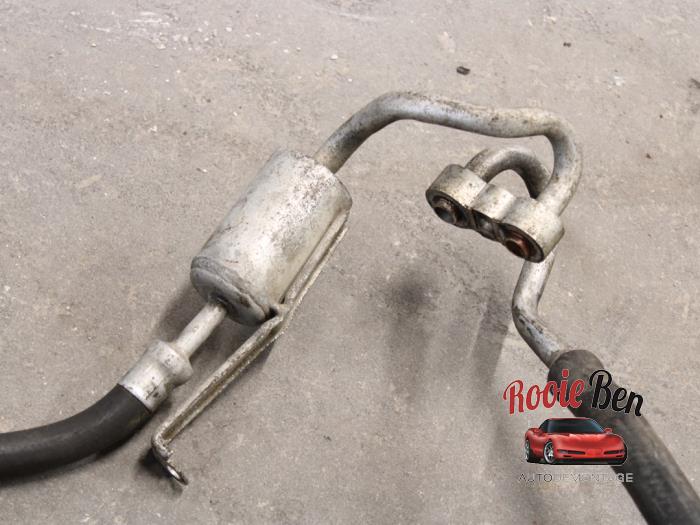 Airco Leiding van een Chevrolet Suburban 4.1 2BBL. 1977