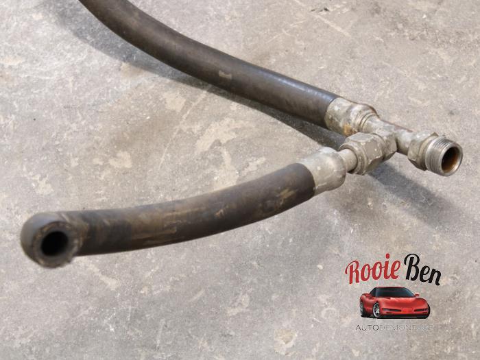 Airco Leiding van een Chevrolet Suburban 4.1 2BBL. 1977