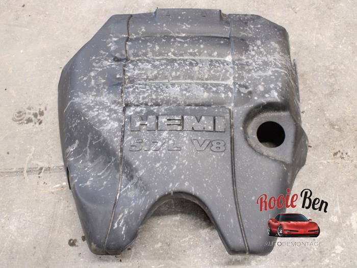 Gebruikte Afdekplaat motor Dodge 1500 Crew Cab (DS) 5.7 Hemi V8 Prijs € 50,00 Margeregeling aangeboden door Rooie Ben autodemontage