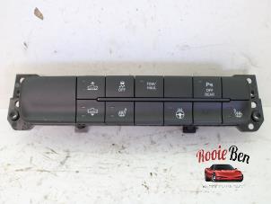 Gebruikte Schakelaar Dodge 1500 Crew Cab (DS) 5.7 Hemi V8 Prijs op aanvraag aangeboden door Rooie Ben autodemontage