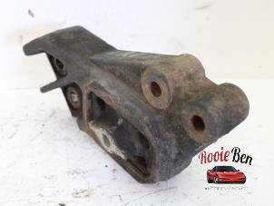 Motorsteun van een Dodge Ram 3500 Standard Cab (DR/DH/D1/DC/DM) 5.7 V8 Hemi 1500 4x4 2004