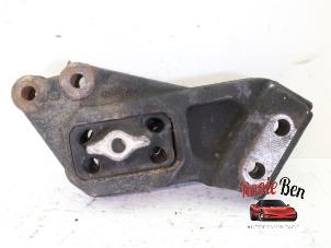 Motorsteun van een Dodge Ram 3500 Standard Cab (DR/DH/D1/DC/DM) 5.7 V8 Hemi 1500 4x4 2004