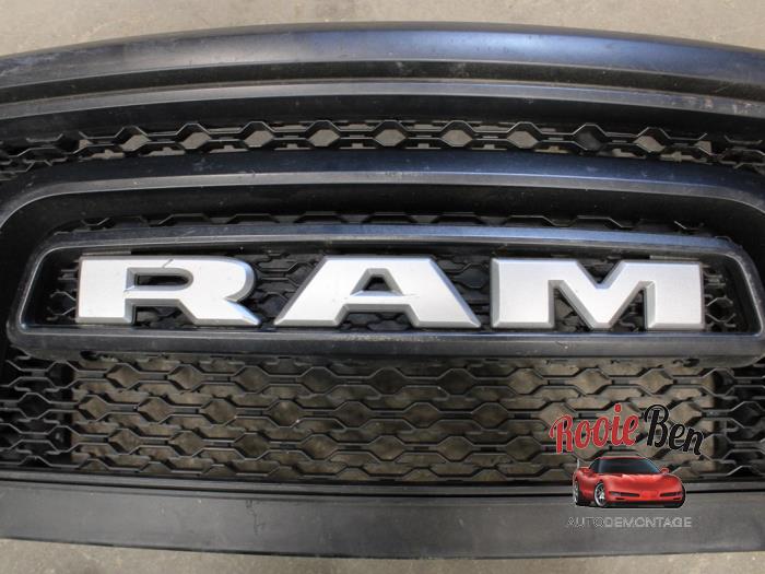 Grille van een RAM 1500 Crew Cab (DS/DJ/D2) 5.7 Hemi V8 2016