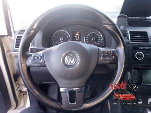 Gebruikte Airbag set + dashboard Volkswagen Touran (1T3) 1.4 16V TSI EcoFuel Prijs op aanvraag aangeboden door Rooie Ben autodemontage