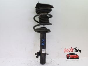 Gebruikte Mac Phersonpoot rechts-voor BMW Mini One/Cooper (R50) 1.6 16V One Prijs € 25,00 Margeregeling aangeboden door Rooie Ben autodemontage