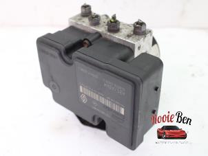 Gebruikte ABS Pomp Renault Twingo II (CN) 1.2 Prijs € 50,00 Margeregeling aangeboden door Rooie Ben autodemontage