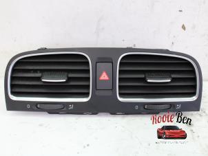 Gebruikte Luchtrooster Dashboard Volkswagen Golf VI (5K1) 2.0 GTI 16V Prijs op aanvraag aangeboden door Rooie Ben autodemontage