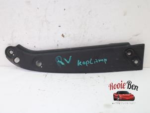 Gebruikte Koplampframe rechts Volkswagen Up! (121) 1.0 12V 75 Prijs op aanvraag aangeboden door Rooie Ben autodemontage