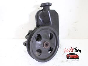 Gebruikte Pomp Servo Jeep Grand Cherokee (WH/WK) 3.7i 4x2 Prijs op aanvraag aangeboden door Rooie Ben autodemontage