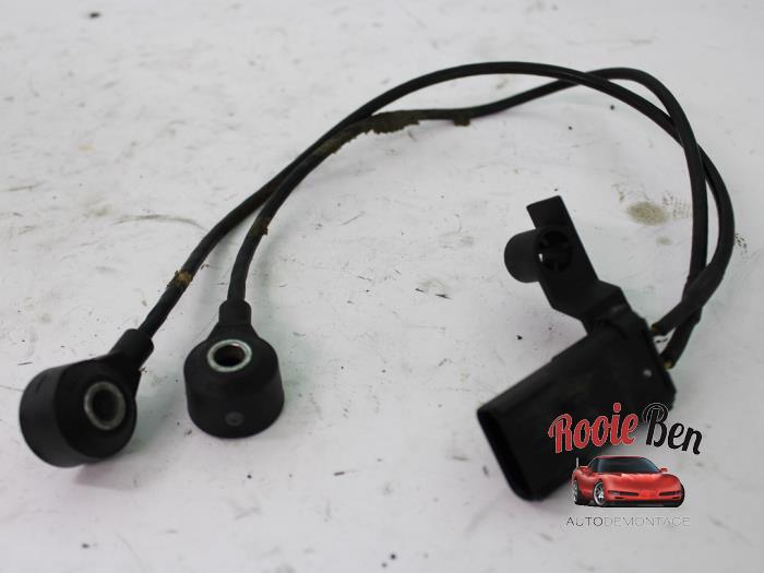 Gebruikte Klopsensor Jeep Grand Cherokee (WH/WK) 3.7i 4x2 Prijs € 10,00 Margeregeling aangeboden door Rooie Ben autodemontage