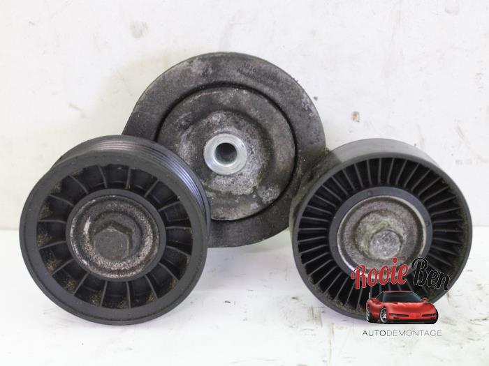 Gebruikte Spanrol Multiriem Jeep Grand Cherokee (WH/WK) 3.7i 4x2 Prijs € 15,00 Margeregeling aangeboden door Rooie Ben autodemontage