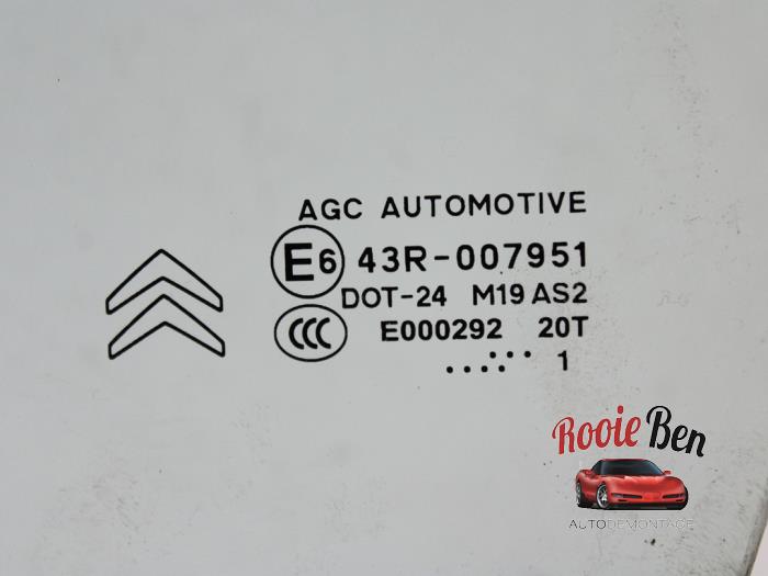 Deurruit 4Deurs links-voor van een Citroën C3 (SC) 1.6 HDi 92 2011