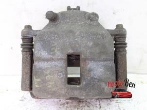 Gebruikte Remklauw (Tang) rechts-voor Chrysler PT Cruiser 2.0 16V Prijs € 20,00 Margeregeling aangeboden door Rooie Ben autodemontage