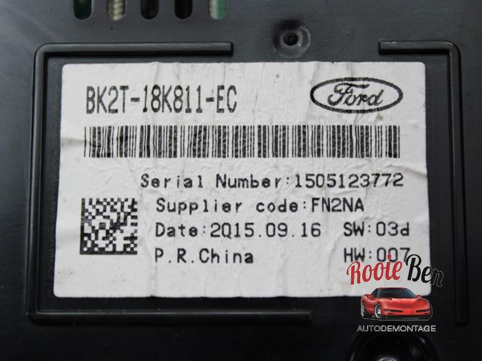 Radiobedienings paneel van een Ford Transit Custom 2.2 TDCi 16V 2016