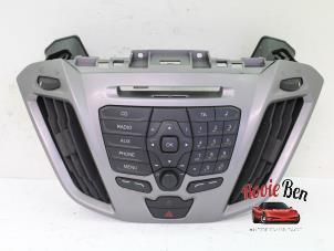 Gebruikte Radiobedienings paneel Ford Transit Custom 2.2 TDCi 16V Prijs op aanvraag aangeboden door Rooie Ben autodemontage