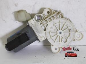 Gebruikte Portierruitmotor Mercedes CLS (C219) 320 CDI 24V Prijs € 25,00 Margeregeling aangeboden door Rooie Ben autodemontage