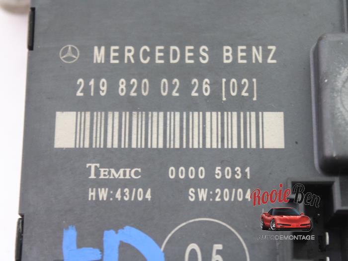 Centrale Deurvergrendelings Module van een Mercedes-Benz CLS (C219) 320 CDI 24V 2006