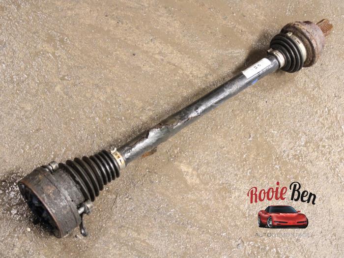 Aandrijfas links-achter van een Volkswagen Tiguan (5N1/2) 2.0 TDI 16V 4Motion 2010