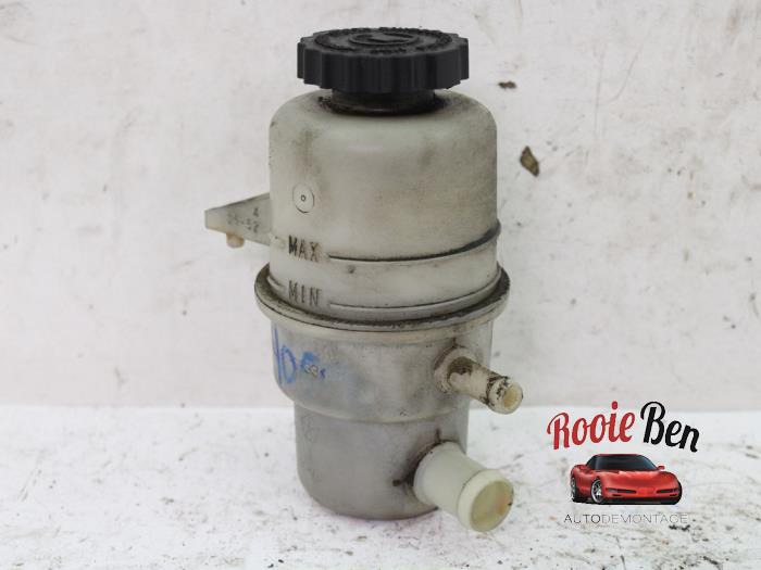 Gebruikte Servo Oliereservoir Dodge Nitro 2.8 CRD 16V 4x4 Prijs € 15,00 Margeregeling aangeboden door Rooie Ben autodemontage