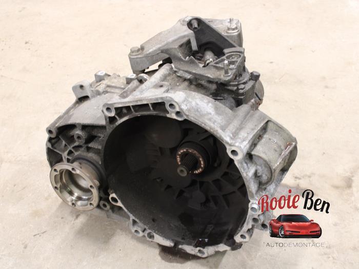 Gebruikte Versnellingsbak Volkswagen Passat Variant (3C5) 2.0 TDI 16V 135 Prijs € 200,00 Margeregeling aangeboden door Rooie Ben autodemontage
