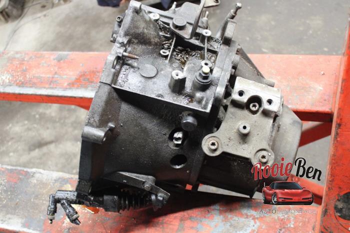 Versnellingsbak van een Peugeot 207/207+ (WA/WC/WM) 1.6 16V GT THP 2007