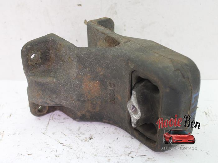 Gebruikte Motorrubber Dodge Ram 3500 Standard Cab (DR/DH/D1/DC/DM) 5.7 V8 Hemi 1500 4x2 Prijs € 25,00 Margeregeling aangeboden door Rooie Ben autodemontage