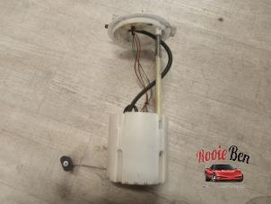 Gebruikte Benzinepomp Dodge 1500 Standard Cab (DS) 5.7 Hemi V8 4x4 Prijs op aanvraag aangeboden door Rooie Ben autodemontage