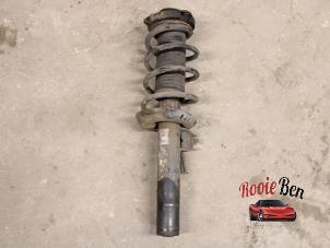 Gebruikte Schokdemperpoot rechts-voor Volkswagen Caddy III (2KA,2KH,2CA,2CH) 2.0 TDI 16V 4Motion Prijs € 50,00 Margeregeling aangeboden door Rooie Ben autodemontage