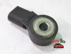 Klopsensor van een Volkswagen Polo V (6R) 1.2 TDI 12V BlueMotion 2010