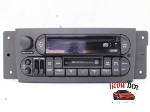 Gebruikte Radio CD Speler Chrysler Pacifica 3.5 V6 24V AWD Prijs op aanvraag aangeboden door Rooie Ben autodemontage