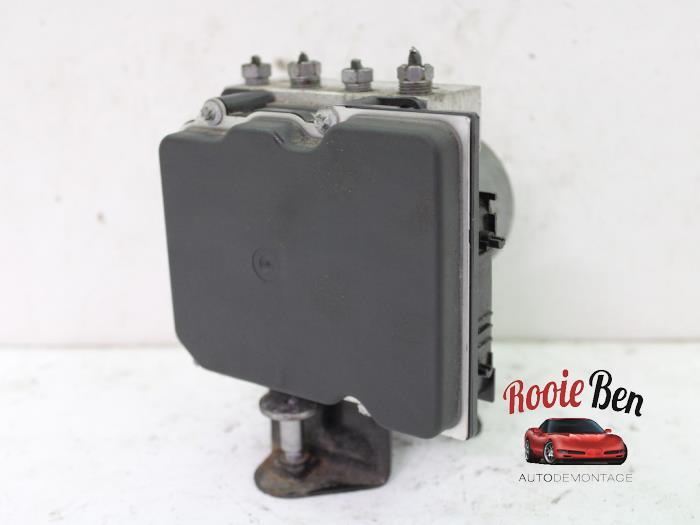 Gebruikte ABS Pomp Renault Wind (EN/E4) 1.2 16V TCE Prijs € 50,00 Margeregeling aangeboden door Rooie Ben autodemontage