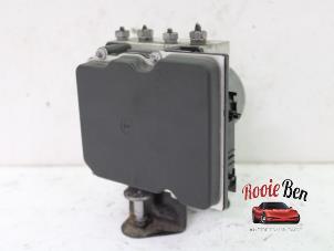 Gebruikte ABS Pomp Renault Wind (EN/E4) 1.2 16V TCE Prijs € 50,00 Margeregeling aangeboden door Rooie Ben autodemontage