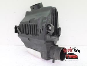 Gebruikte Luchtfilterhuis Renault Wind (EN/E4) 1.2 16V TCE Prijs € 30,00 Margeregeling aangeboden door Rooie Ben autodemontage