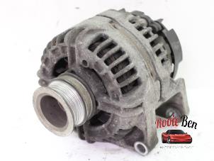 Gebruikte Alternator Opel Astra H SW (L35) 1.6 16V Twinport Prijs € 25,00 Margeregeling aangeboden door Rooie Ben autodemontage