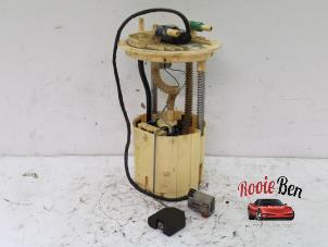 Gebruikte Tank element Pomp Chrysler Voyager/Grand Voyager (RG/RS) 2.8 CRD 16V Autom. (Dodge Ram Van) Prijs € 50,00 Margeregeling aangeboden door Rooie Ben autodemontage