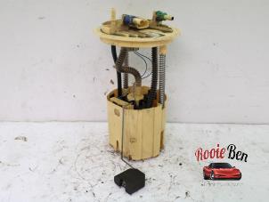 Gebruikte Tank element Pomp Chrysler Voyager/Grand Voyager (RG/RS) 2.8 CRD 16V Autom. Prijs € 50,00 Margeregeling aangeboden door Rooie Ben autodemontage