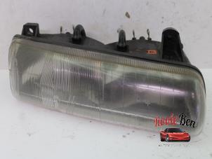 Gebruikte Rechter Koplamp Chrysler Vision 3.5 V6 24V Prijs € 25,00 Margeregeling aangeboden door Rooie Ben autodemontage