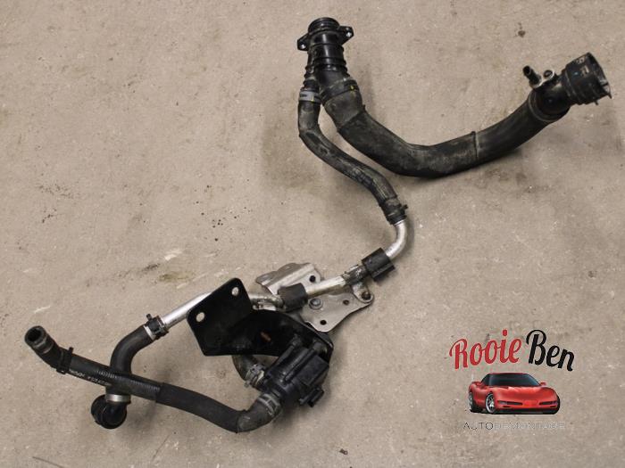 Gebruikte Intercooler Slang Porsche Cayenne III (9YA) 2.9 Biturbo V6 24V S Prijs € 100,00 Margeregeling aangeboden door Rooie Ben autodemontage