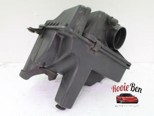 Gebruikte Luchtfilterhuis Chrysler Voyager/Grand Voyager (RG/RS) 2.8 CRD 16V Autom. Prijs € 30,00 Margeregeling aangeboden door Rooie Ben autodemontage