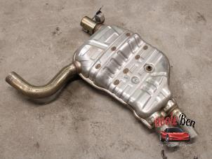 Gebruikte Uitlaat Middendemper Volkswagen Touareg (7PA/PH) 3.0 V6 24V TSI Hybrid Prijs € 50,00 Margeregeling aangeboden door Rooie Ben autodemontage