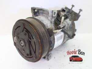 Gebruikte Aircopomp Renault Captur (2R) 1.2 TCE 16V EDC Prijs € 75,00 Margeregeling aangeboden door Rooie Ben autodemontage