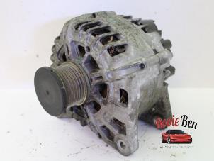 Gebruikte Dynamo Renault Captur (2R) 1.2 TCE 16V EDC Prijs op aanvraag aangeboden door Rooie Ben autodemontage