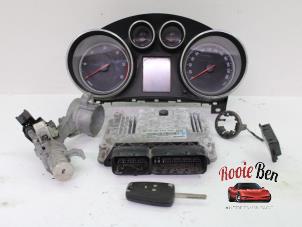 Gebruikte Kontaktslot + computer Opel Insignia 2.0 CDTI 16V 130 Ecotec Prijs op aanvraag aangeboden door Rooie Ben autodemontage