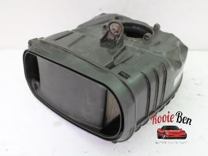 Gebruikte Luchtfilterhuis Porsche Macan (95B) 3.6 V6 24V Turbo Prijs op aanvraag aangeboden door Rooie Ben autodemontage