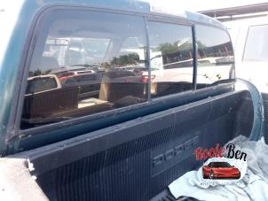 Gebruikte Achterruit Dodge Ram 3500 (BR/BE) 5.2 1500 4x2 Kat. Prijs op aanvraag aangeboden door Rooie Ben autodemontage