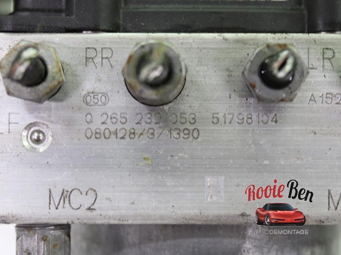 ABS Pomp van een Fiat Grande Punto (199) 1.2 2008