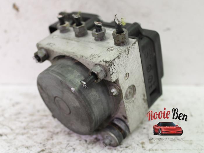 ABS Pomp van een Fiat Grande Punto (199) 1.2 2008